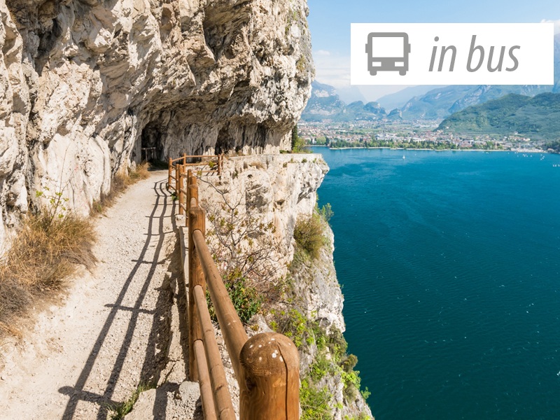 GARDA, TRA LE MONTAGNE E IL LAGO